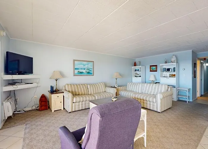 Holiday home Open & Well-appointed In Beachfront Location With Shared Pool Free Wifi