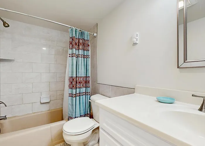 Holiday home Open & Well-appointed In Beachfront Location With Shared Pool Free Wifi *
